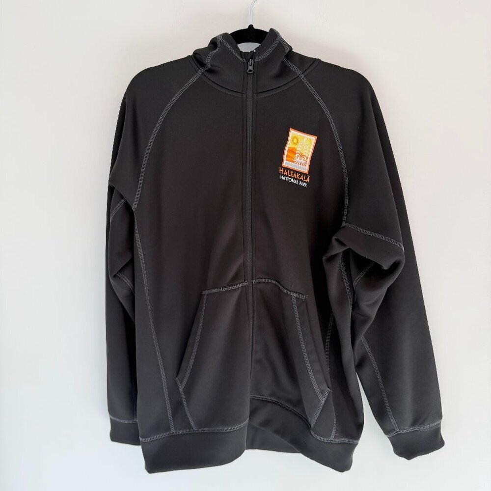 ✨ Haleakalā National Park Full-Zip Hoodie – Women’s  L ✨